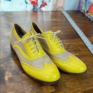 Yellow and Tan Men's Brogue Shoes